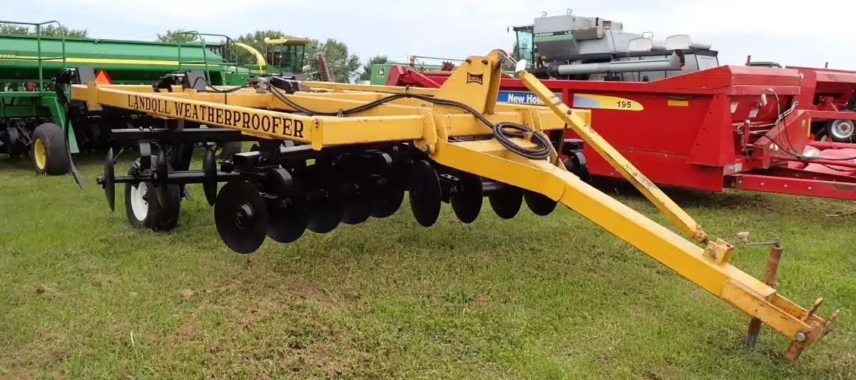 Gallery image 1 for Landoll 2200 Disc Ripper