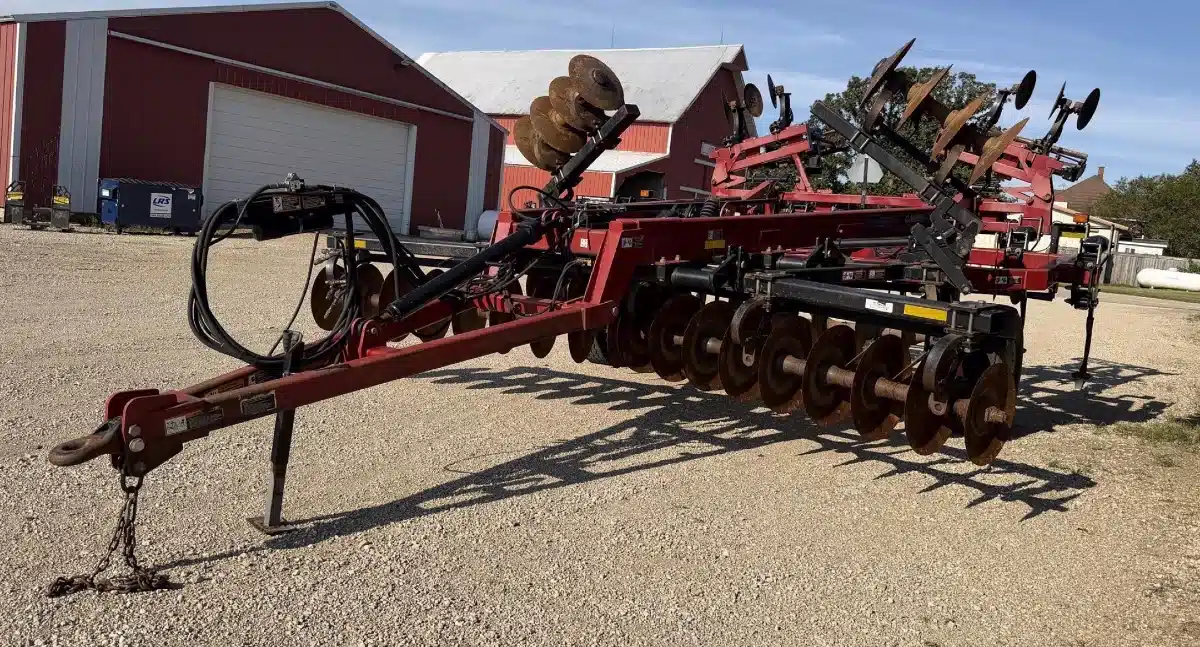 Gallery image 2 for Case IH ECOLO-TIGER 870 Disc Ripper