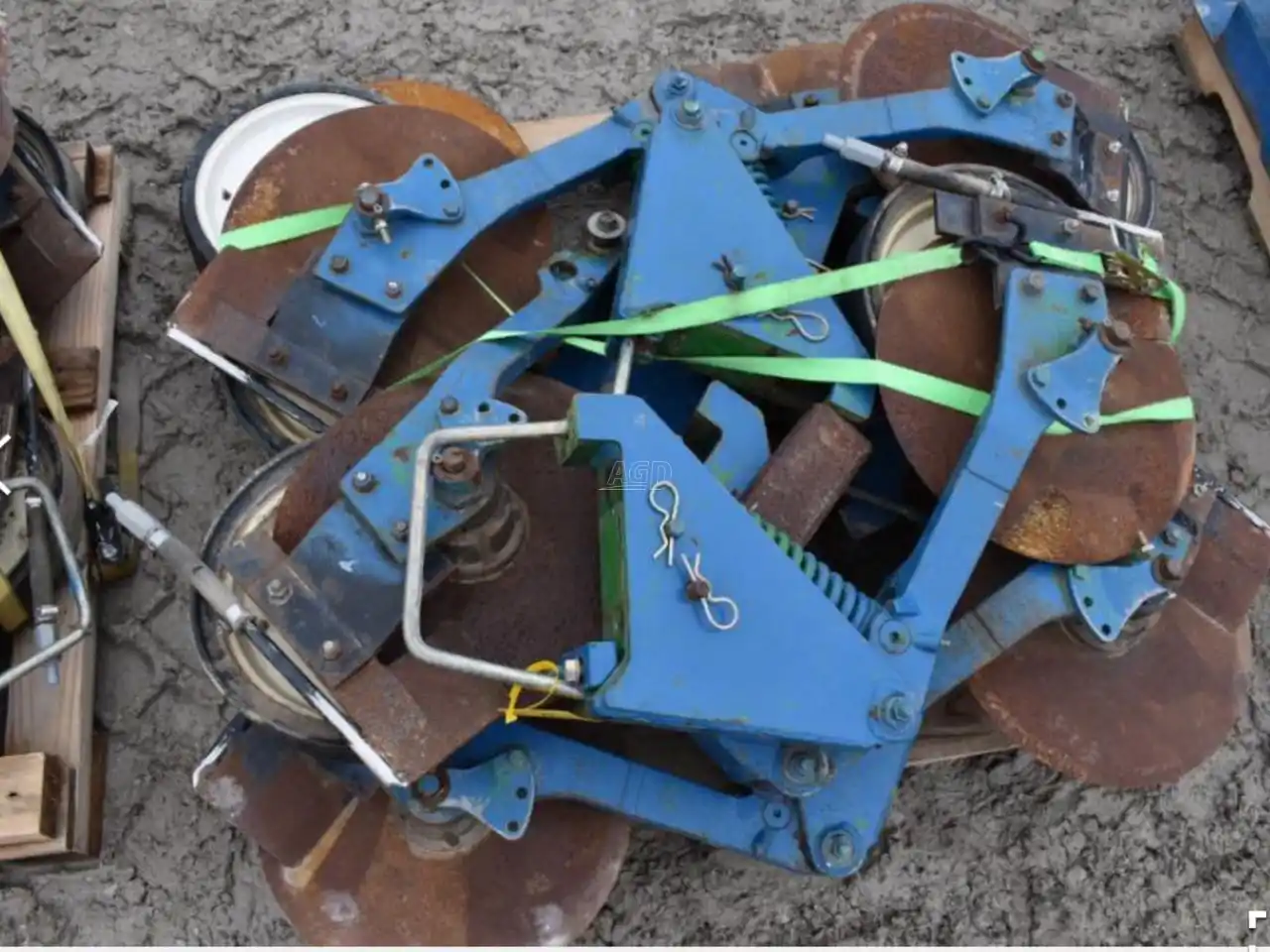 Gallery image 2 for Used 2011 Kinze 3000 Planter