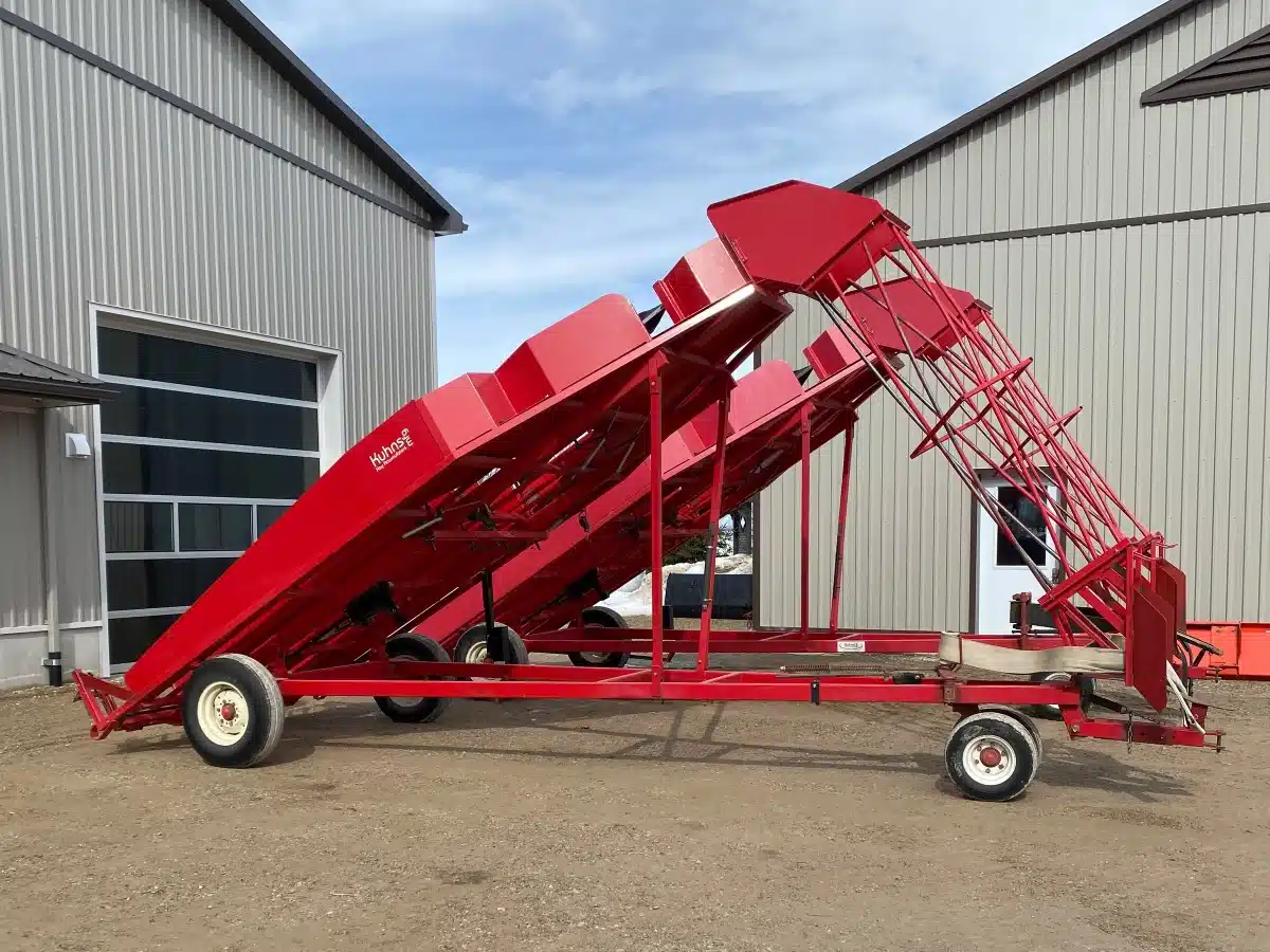 Used Kuhns Mfg. 15 BALE Bale Accumulator