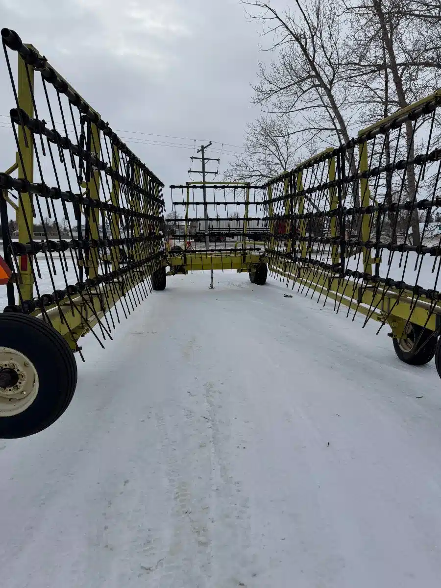 Gallery image 2 for 2003 Degelman SM7000 Harrow