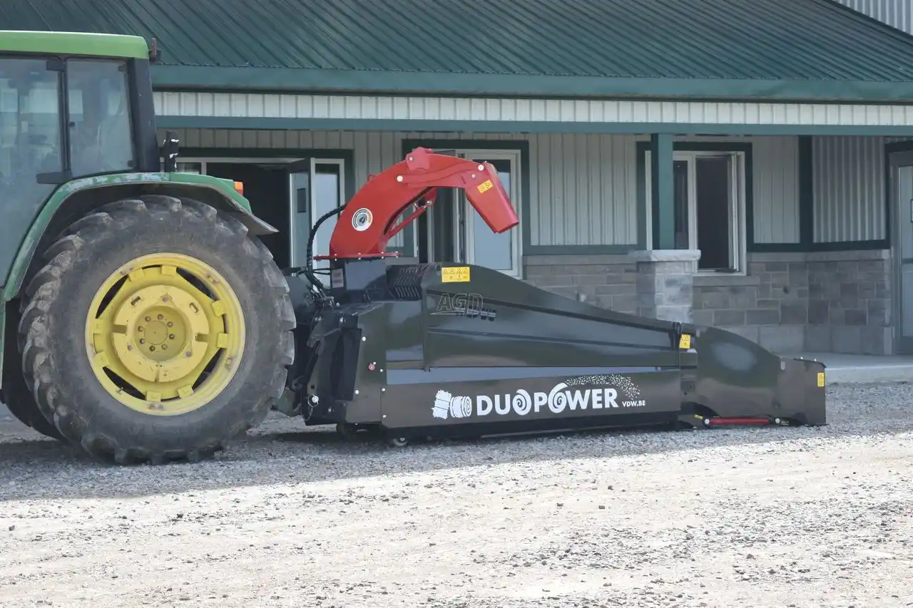 Gallery image 2 for New VDW Duo Power Straw Blower Bale Processor