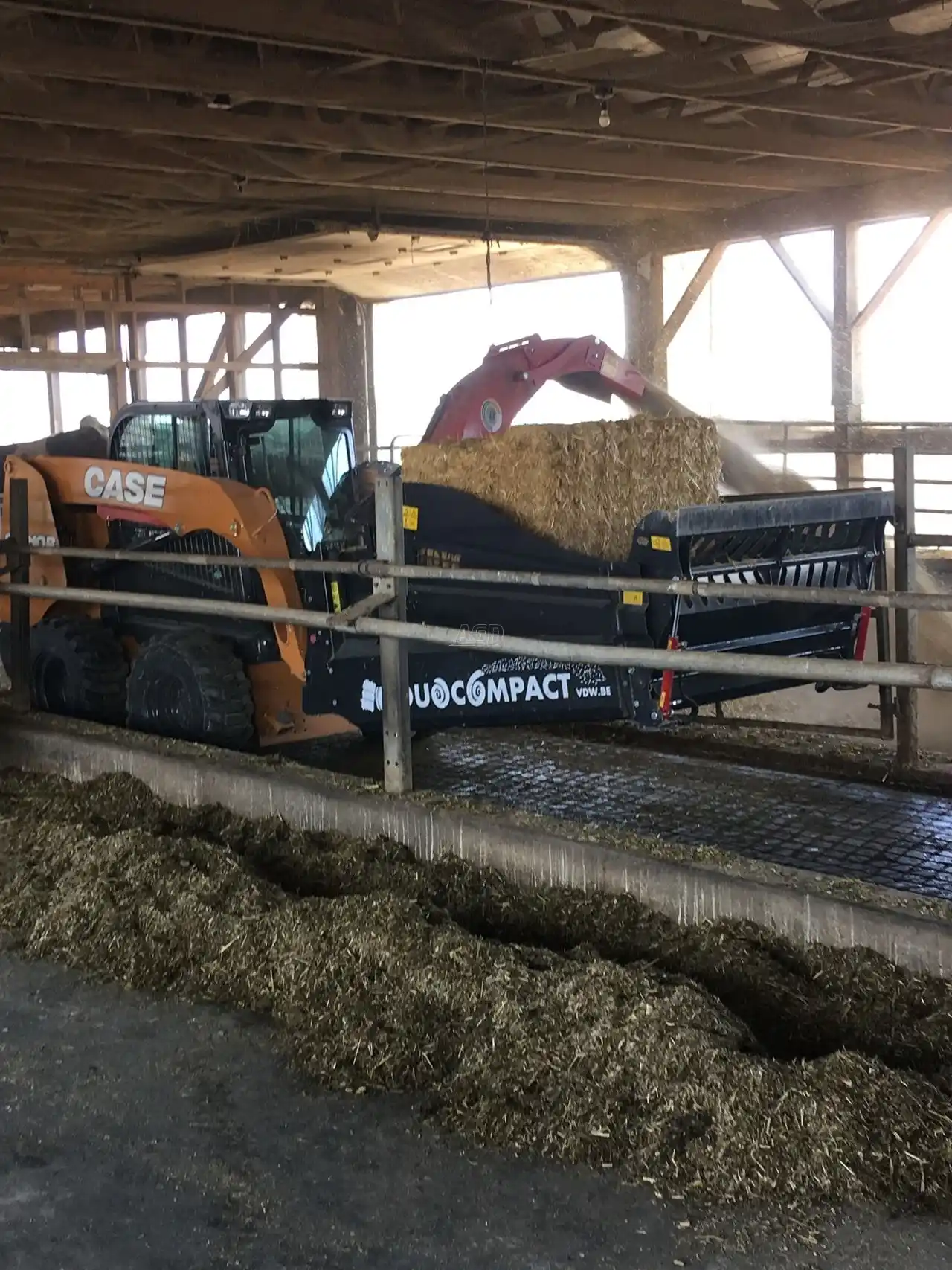 Gallery image 2 for New VDW Duo Compact Straw Blower Bale Processor