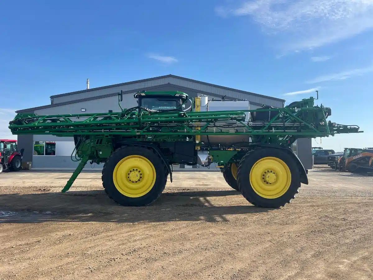 Gallery image 2 for Used 2024 John Deere 616R Sprayer - Self Propelled