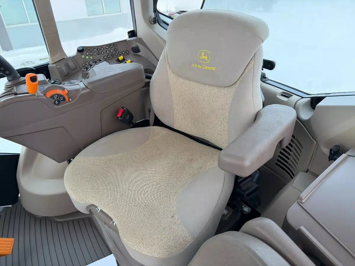 Gallery image 2 for 2025 John Deere 6M200 Tractor