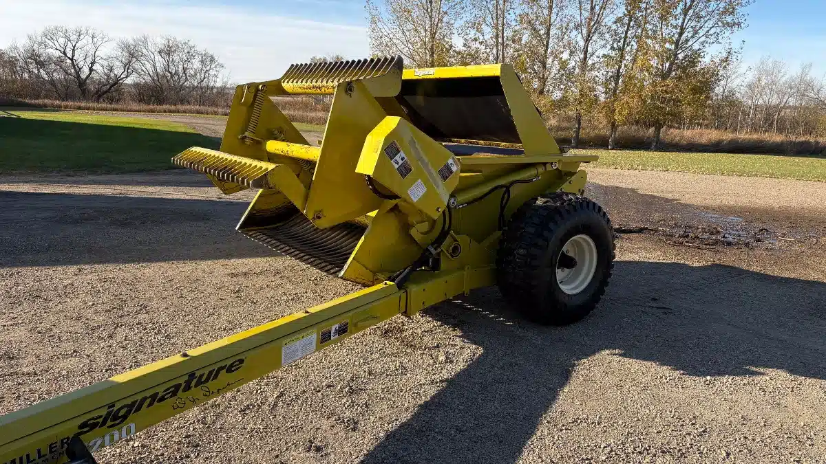 Used 2012 Degelman 7200 Rock Picker