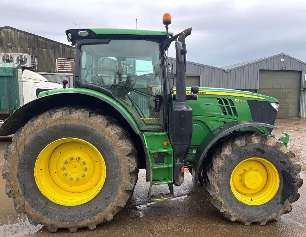 Gallery image 2 for 2020 John Deere 6215R Tractor