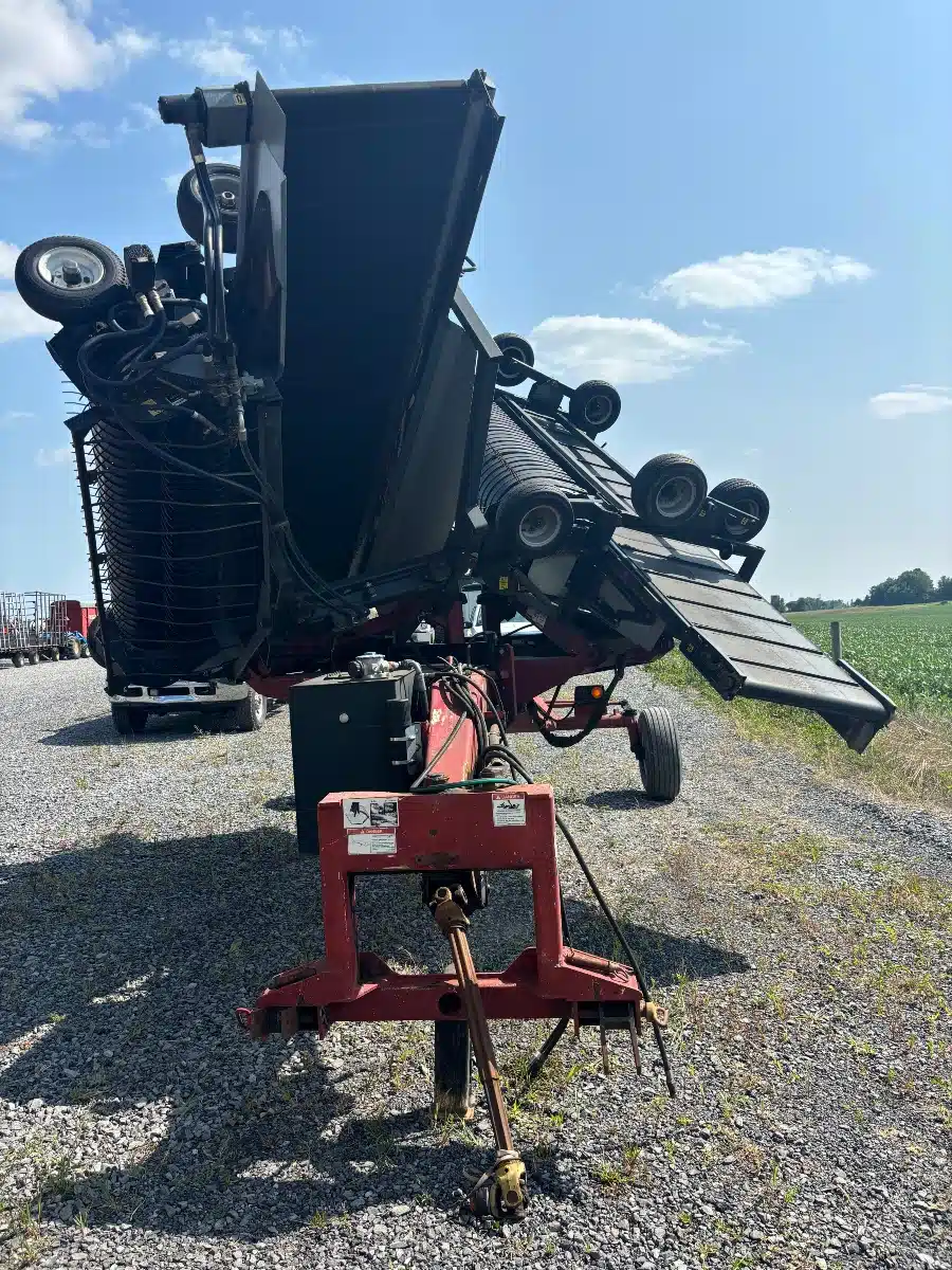 Gallery image 2 for Used 2005 Miller Pro 1416 Windrow Merger