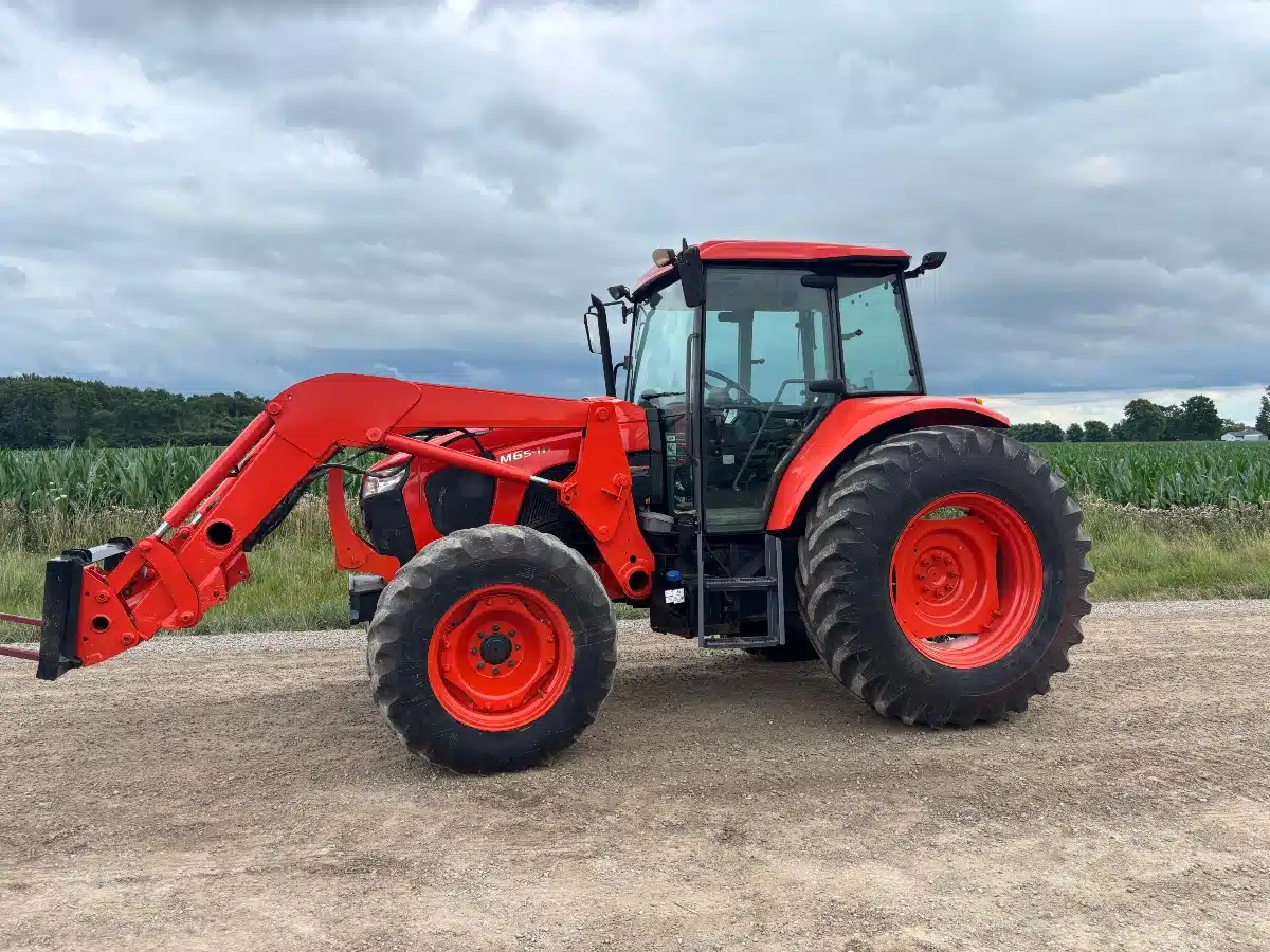 Gallery image 1 for Used 2015 Kubota M6S-111 Tractor