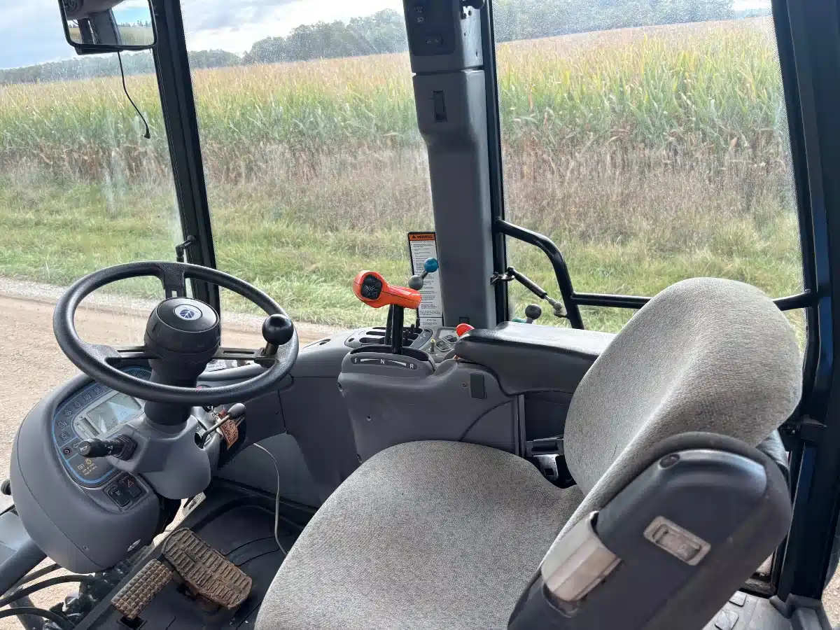 Gallery image 2 for Used 2013 New Holland TV6070 Tractor