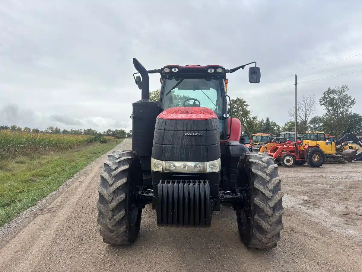 Gallery image 2 for Used 2014 Case IH MAGNUM 180 Tractor