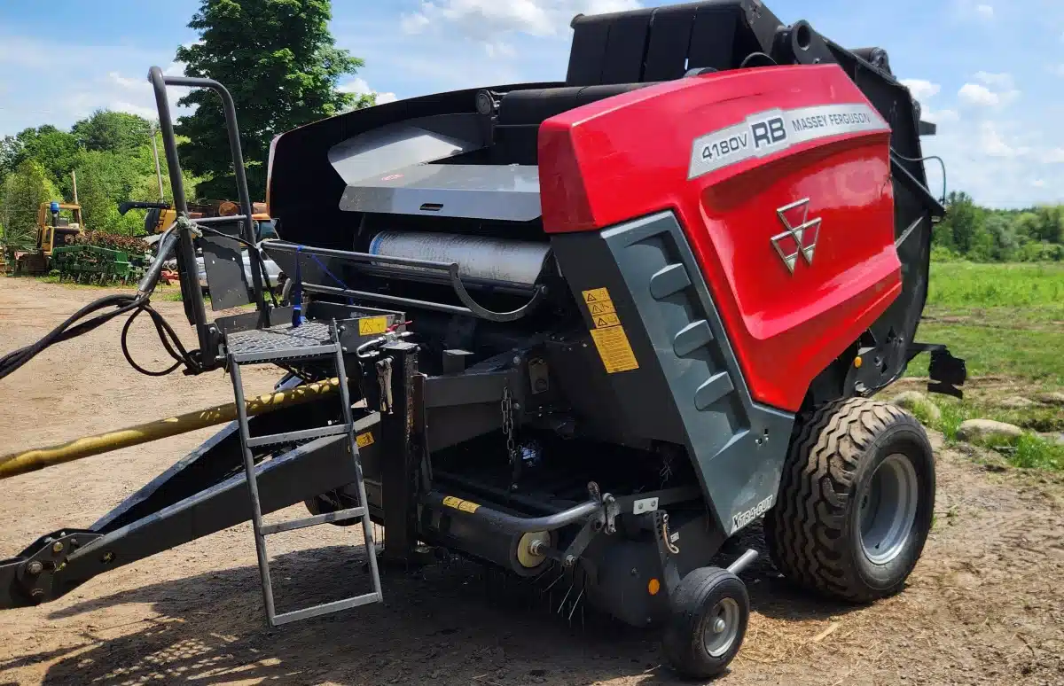 Gallery image 2 for Used 2109 Massey Ferguson RB 4180V Round Baler