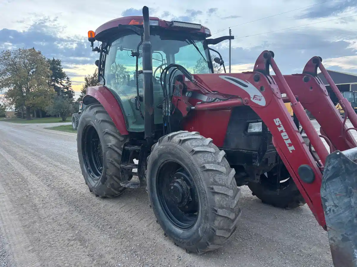 Gallery image 2 for Used 2010 Case IH MXU110 Tractor