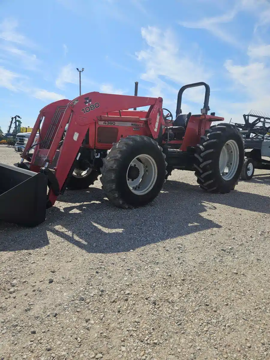 Gallery image 2 for 2003 Massey Ferguson 4360