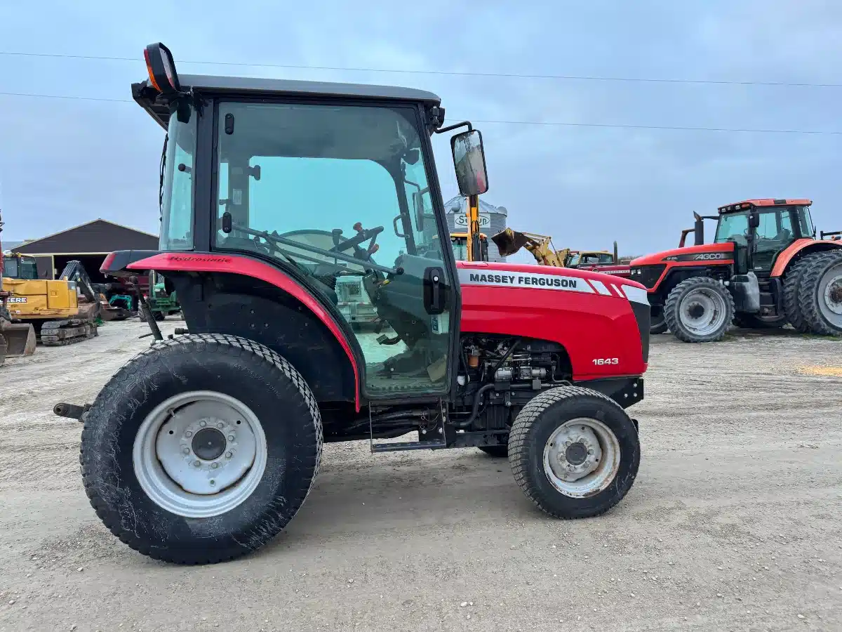 Gallery image 2 for 2013 Massey Ferguson 1643 Tractor