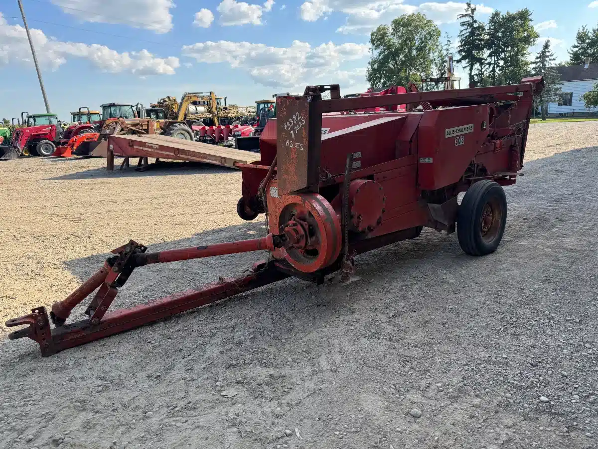 Gallery image 2 for Used 1970 Allis Chalmers 303 Square Baler - Small