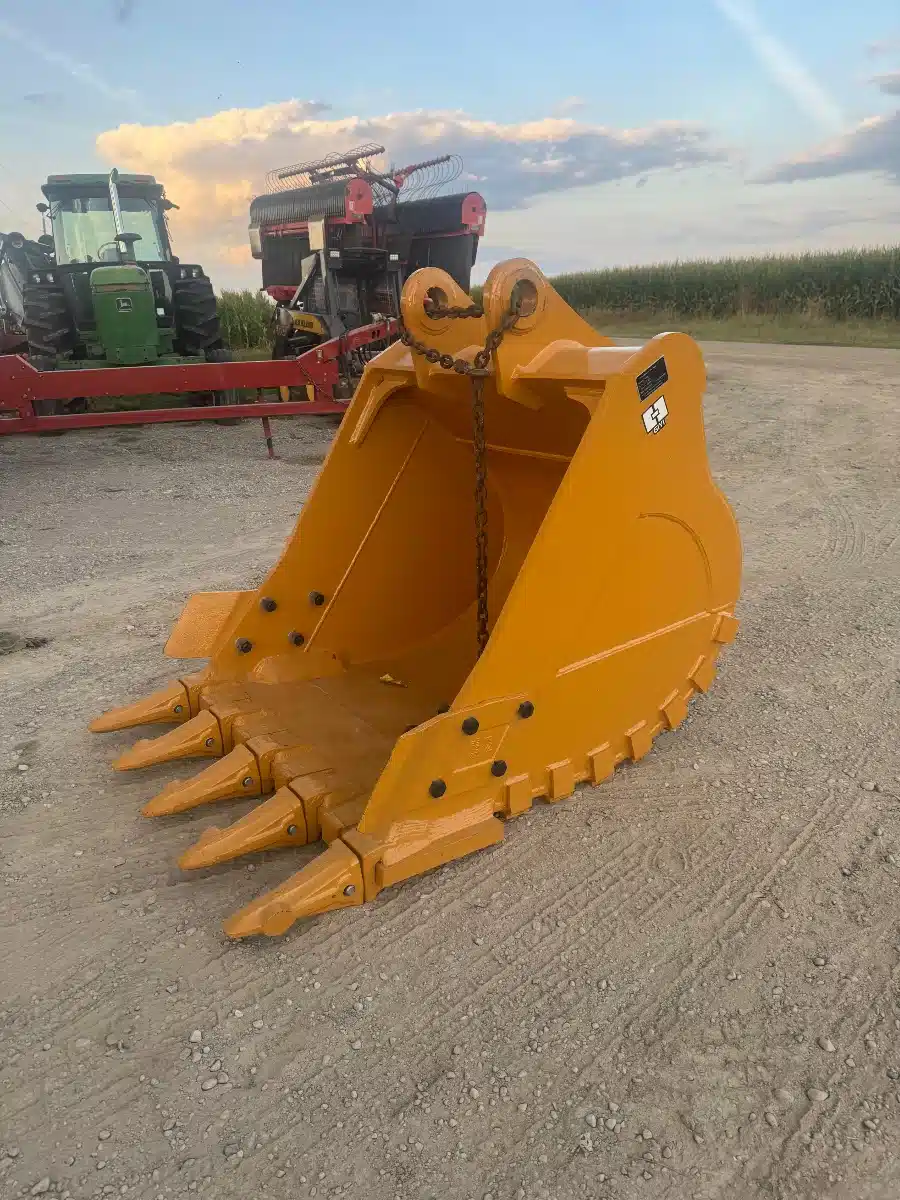 Used 2025 Caterpillar 320 Bucket