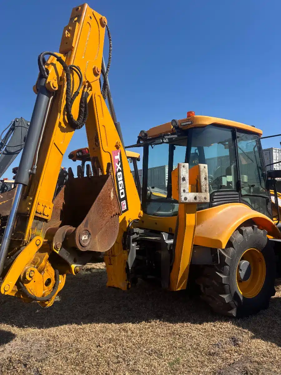 Gallery image 2 for 2006 Terex 860B Backhoe Loader