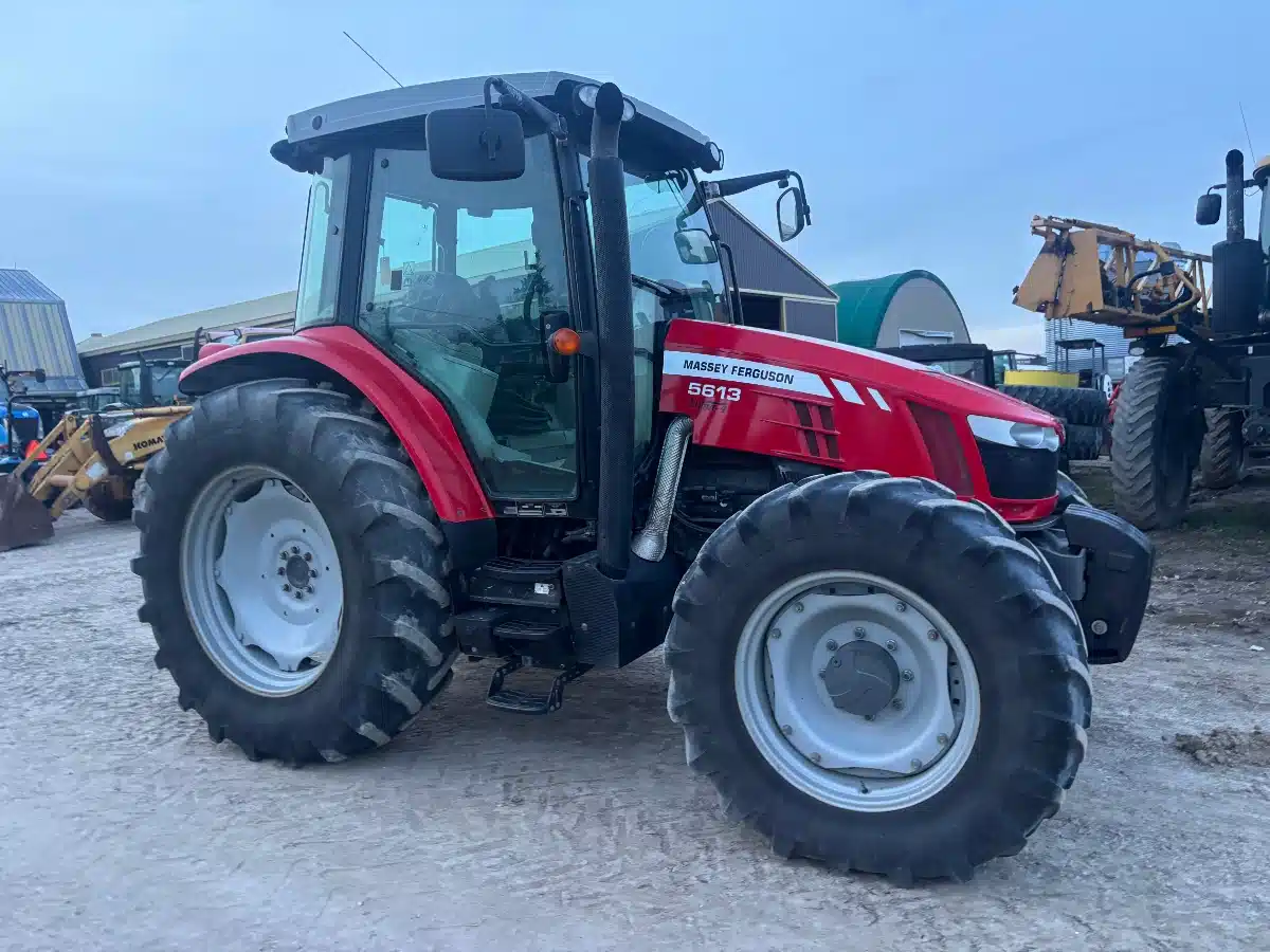 Gallery image 2 for 2013 Massey Ferguson 5613 Tractor