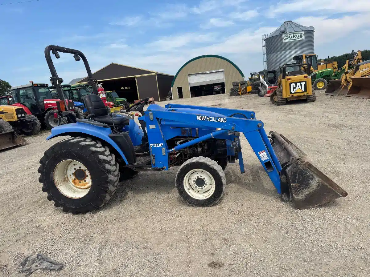 Gallery image 2 for 2003 New Holland TC33D Tractor
