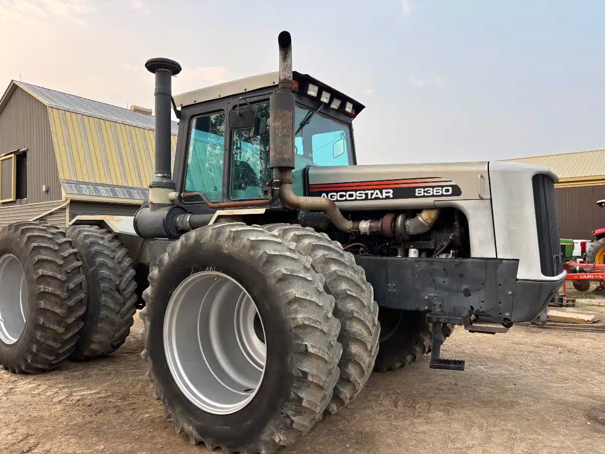Photo de la Galerie 2 pour 1997 Agcostar 8360 Tracteur