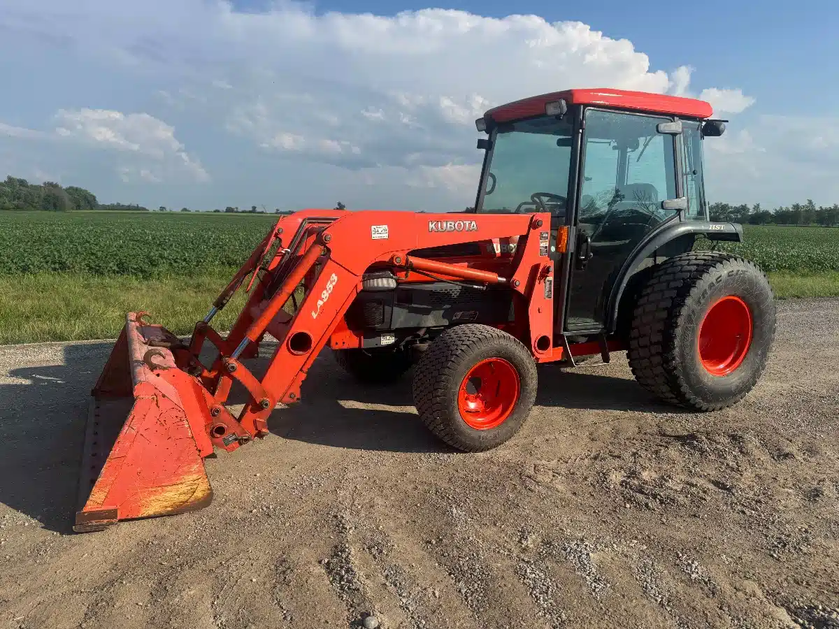 Gallery image 2 for 2007 Kubota L3430HST Tractor
