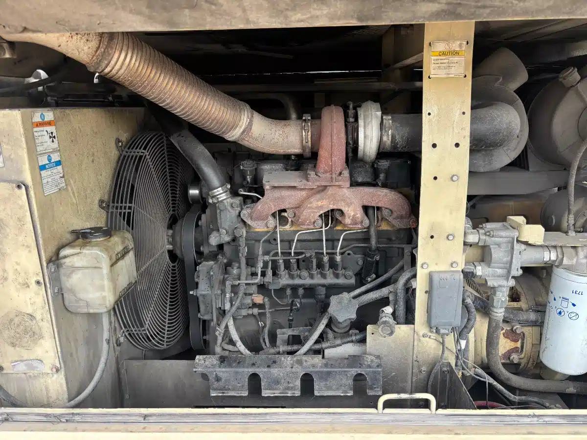 Gallery image 2 for 2016 Doosan 375CFM Diesel Compressor