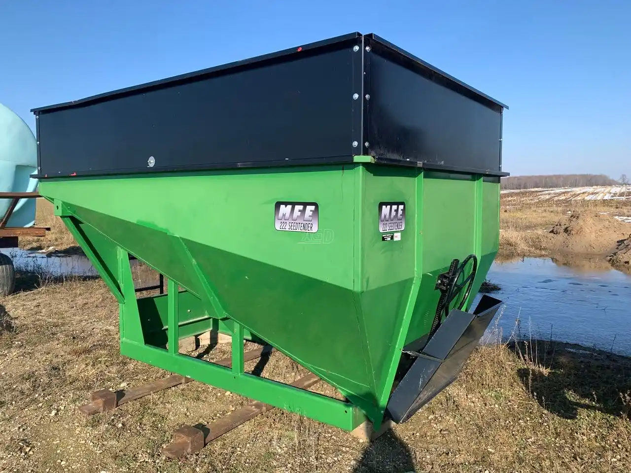 Gallery image 2 for New Market 222 Seed Tender