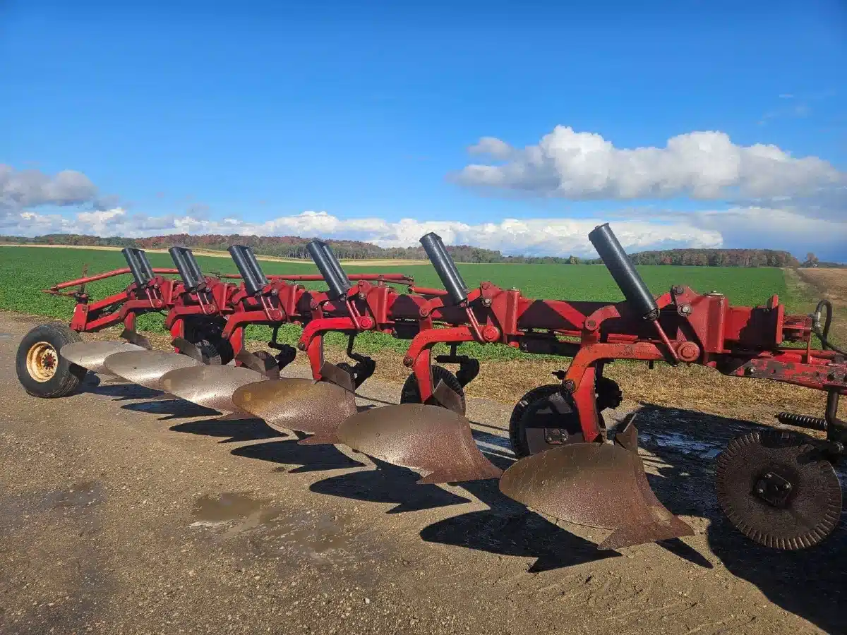 Gallery image 1 for Used Case IH 7500 Plow