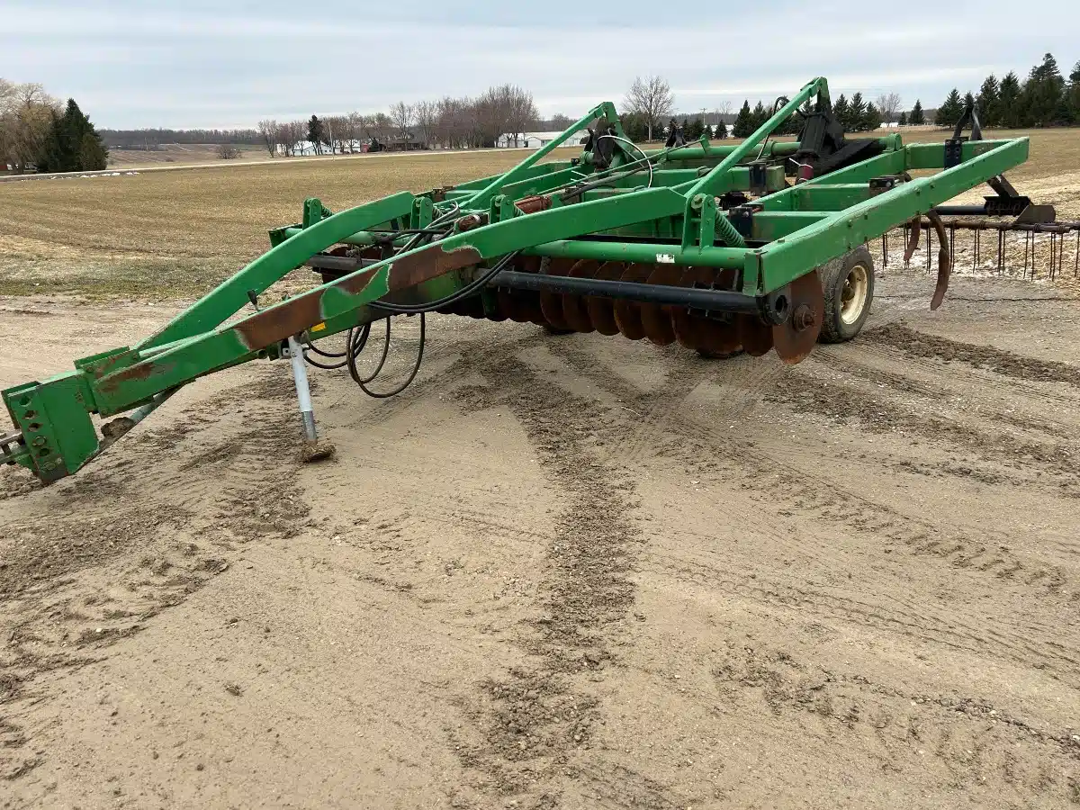 Gallery image 2 for Used Glencoe 11 Shank Chisel Plow