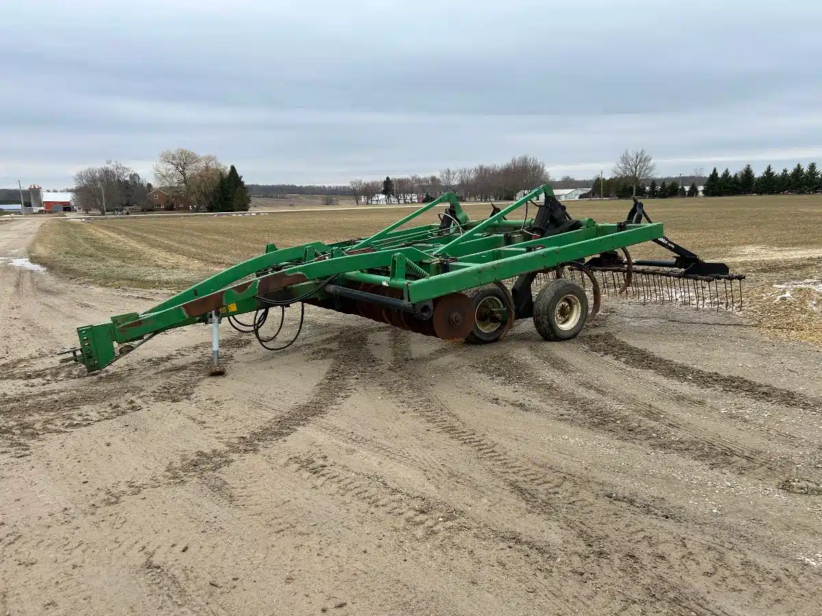 Gallery image 1 for Used Glencoe 11 Shank Chisel Plow