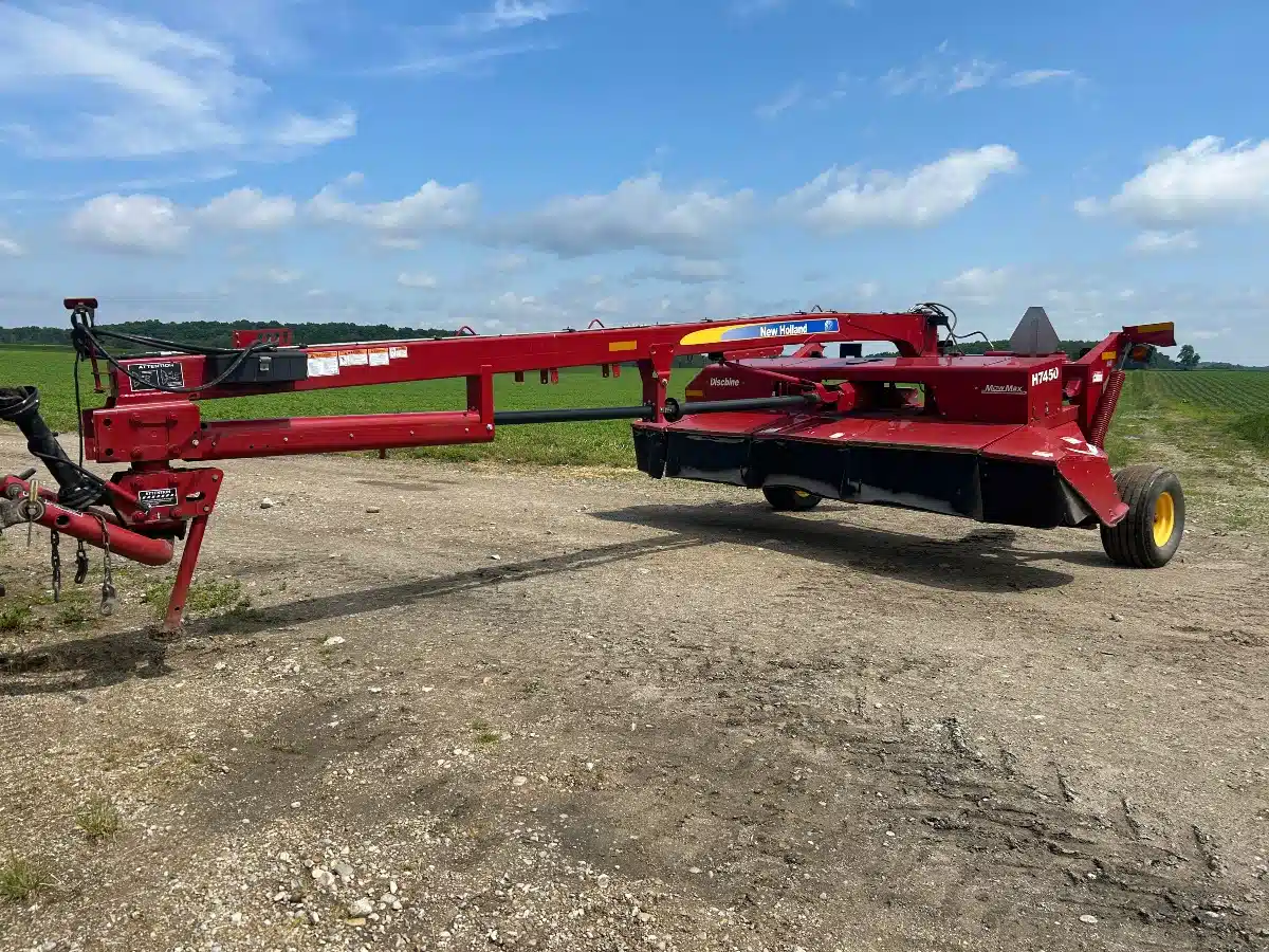 Gallery image 1 for New Holland H7450 Disc Mower Conditioner