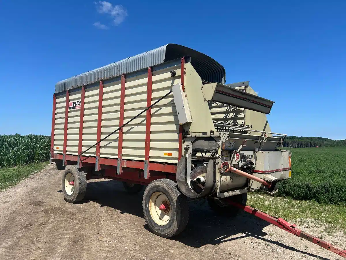 Gallery image 1 for Used Dion 1018SE Forage Box
