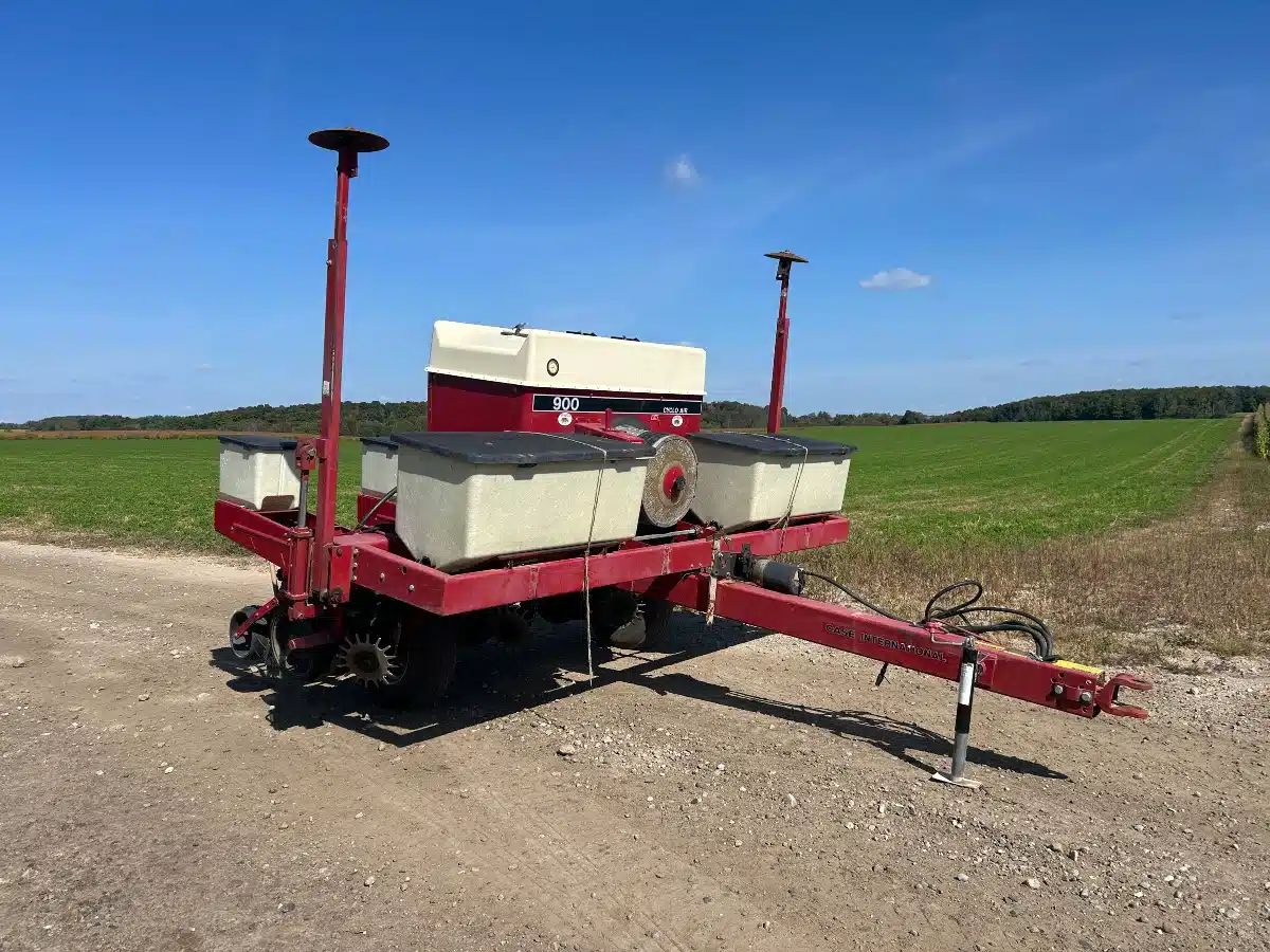 Gallery image 1 for Used Case IH 900 Planter