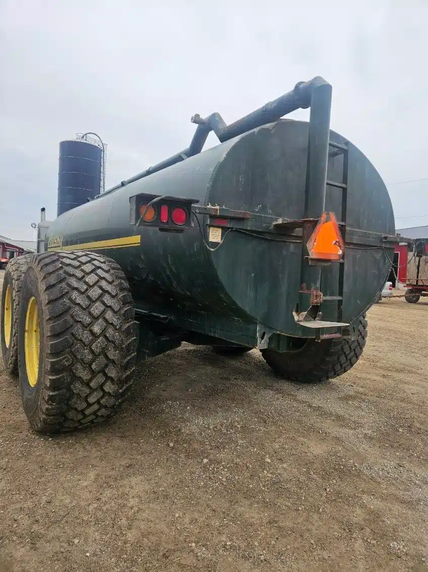 Gallery image 2 for Used Husky 6000 Manure Spreader Liquid