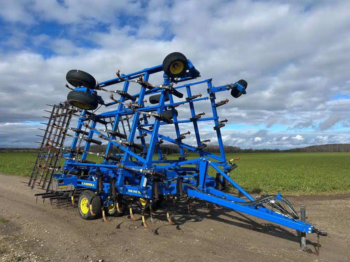 Gallery image 2 for Used Landoll 9630 Cultivator