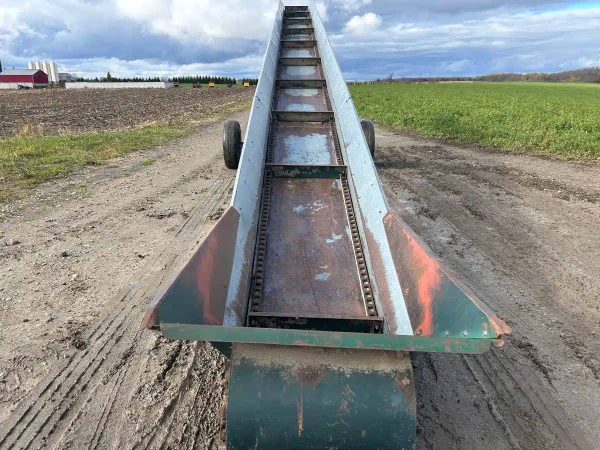 Gallery image 2 for Used Ebersol 32FT Bale Elevator