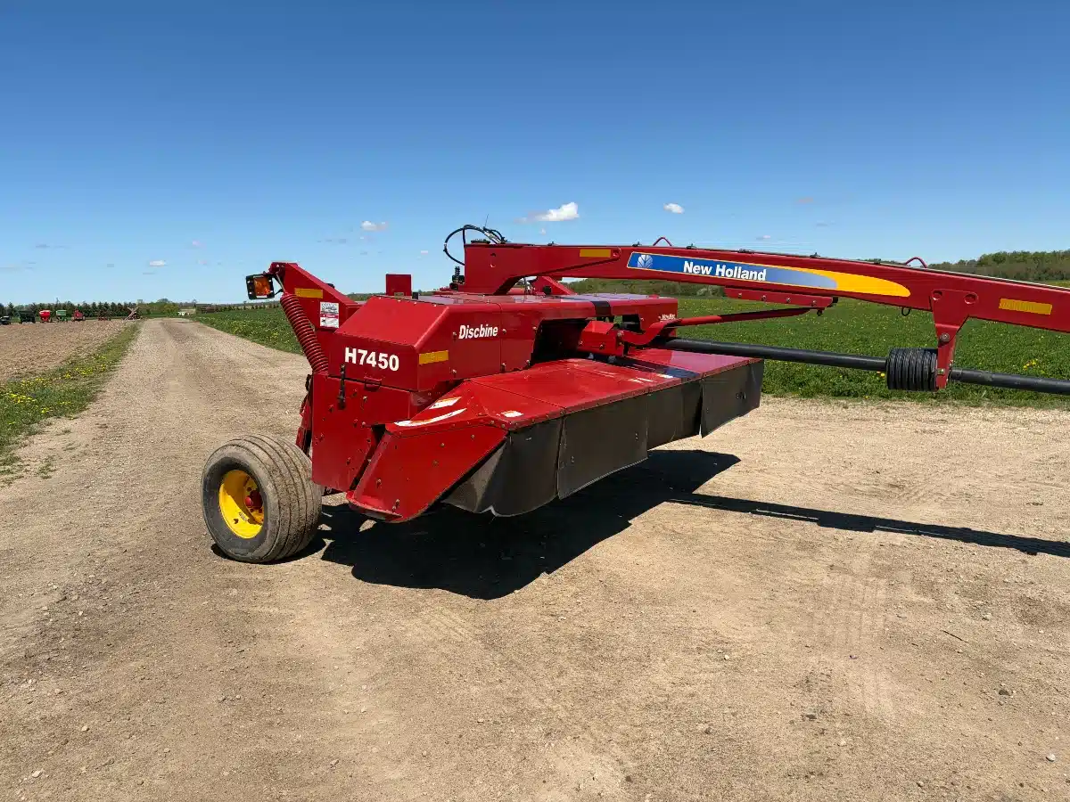 Gallery image 2 for New Holland H7450 Disc Mower Conditioner