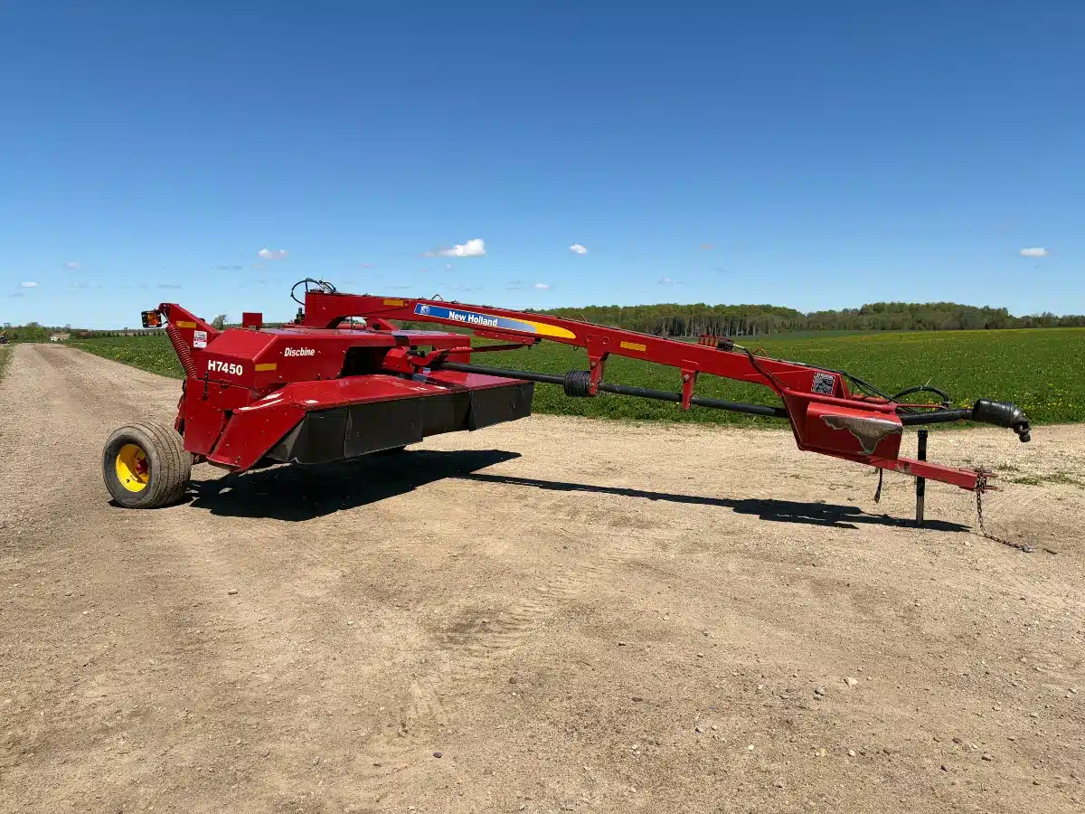 Gallery image 1 for New Holland H7450 Disc Mower Conditioner