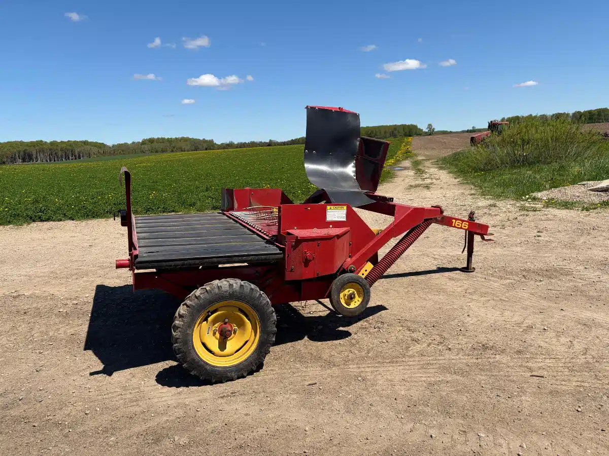 Photo de la Galerie 2 pour New Holland 166 Inverseur d’andain