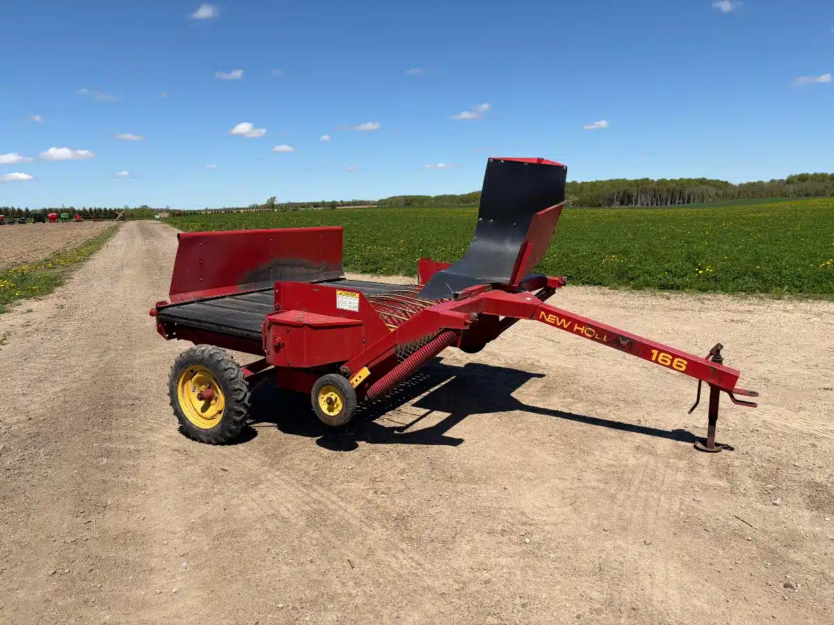 Photo de la Galerie 1 pour New Holland 166 Inverseur d’andain