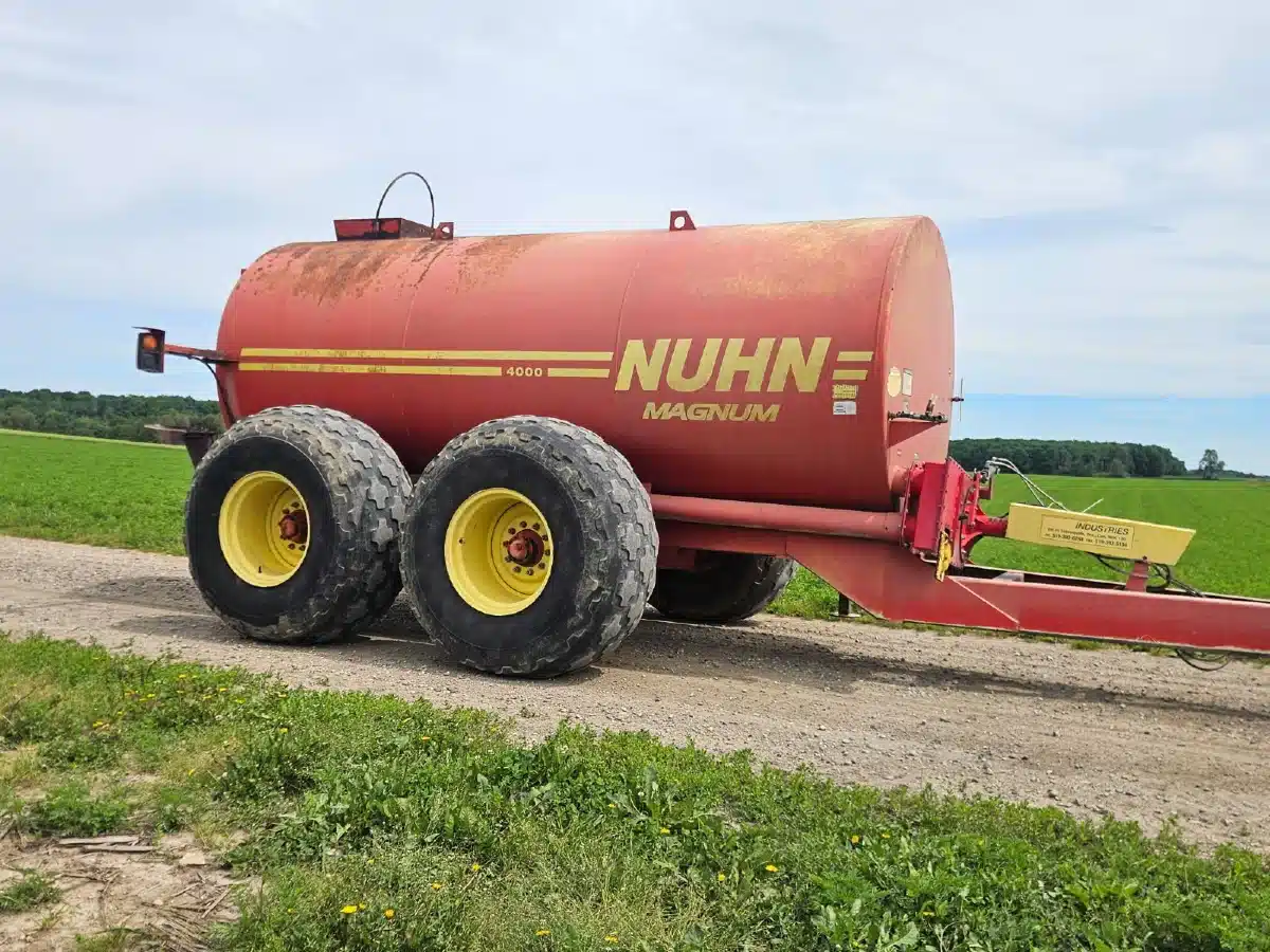 Gallery image 2 for Nuhn 4000 Magnum Manure Spreader Liquid