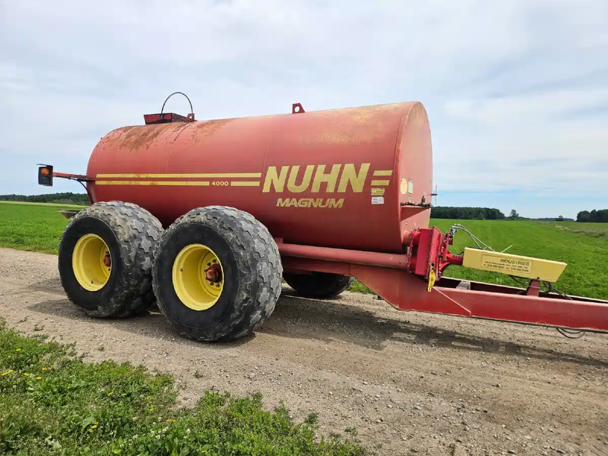 Gallery image 1 for Nuhn 4000 Magnum Manure Spreader Liquid