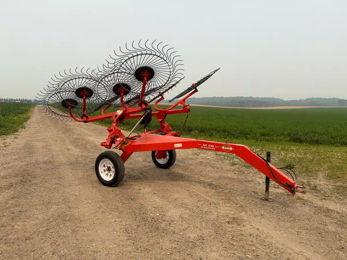 Gallery image 1 for Kuhn SR 108 Speedrake Rake