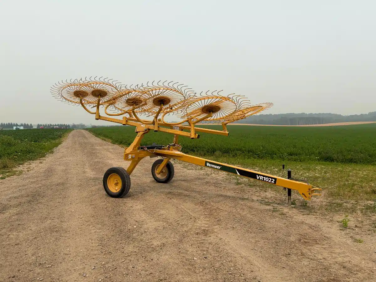 Gallery image 1 for Vermeer VR1022 Rake