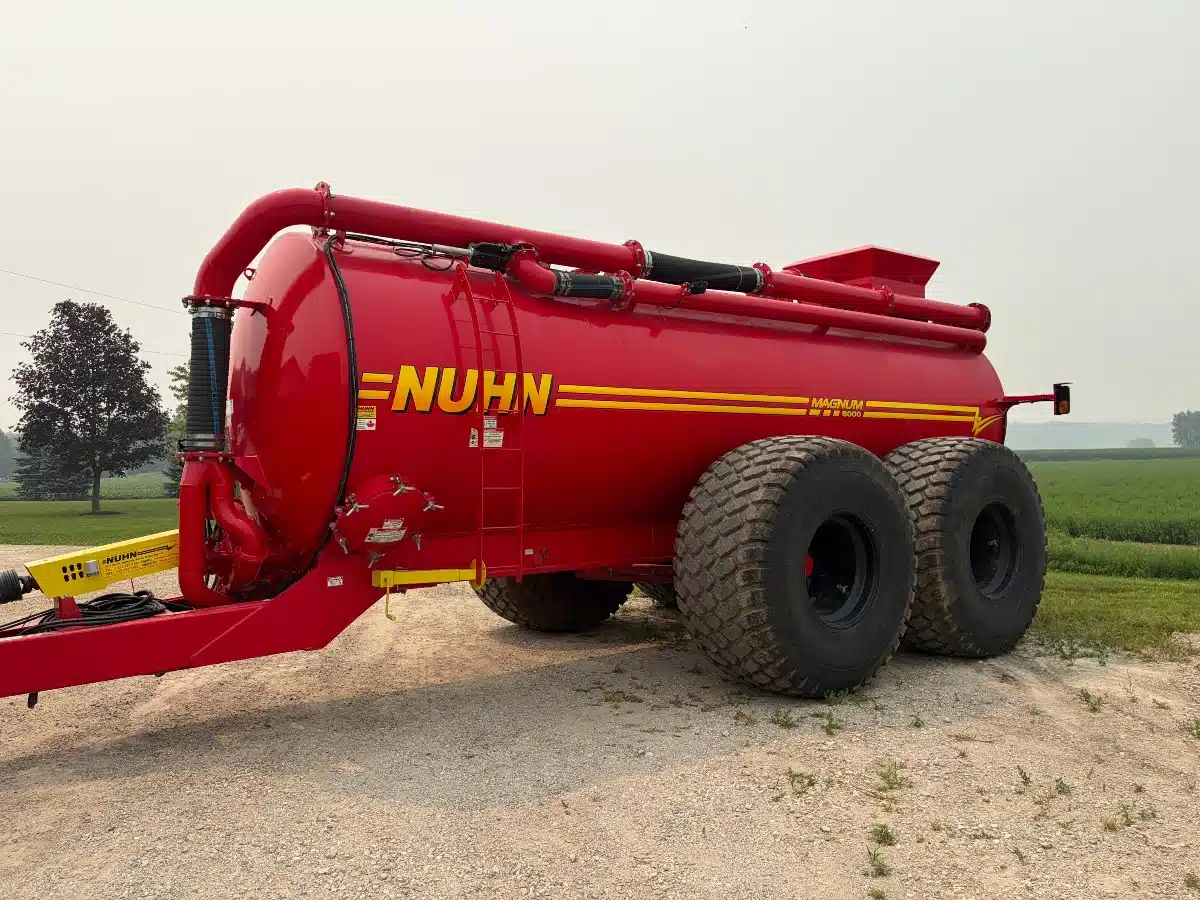 Gallery image 1 for Nuhn MAGNUM 8000 Manure Spreader Liquid