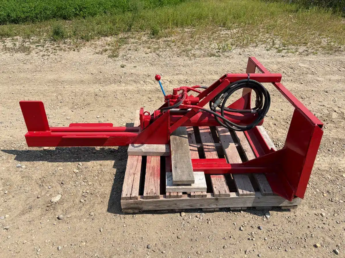 Photo de la Galerie 1 pour Skid Steer Mount Fendeuse à bois