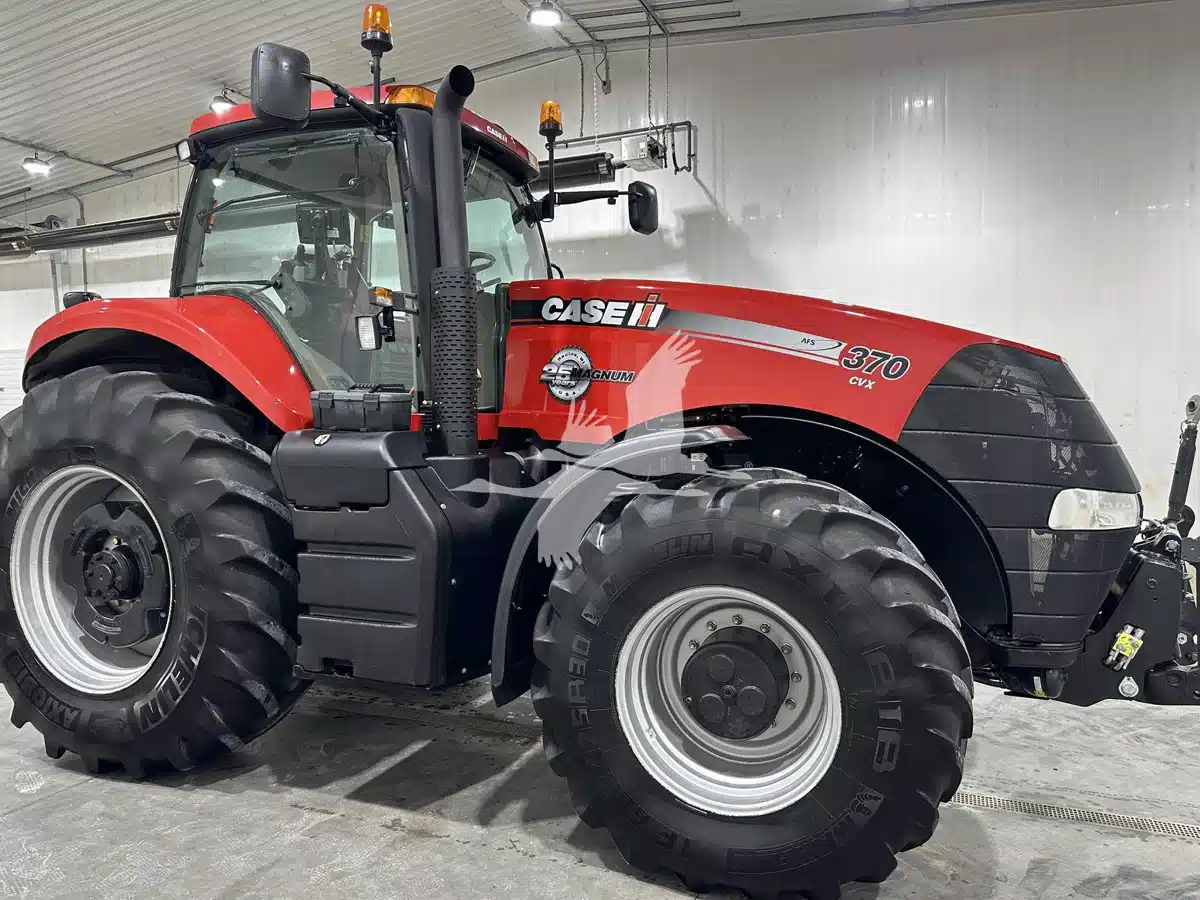 Gallery image 2 for Used 2013 Case IH MAGNUM 370 Tractor