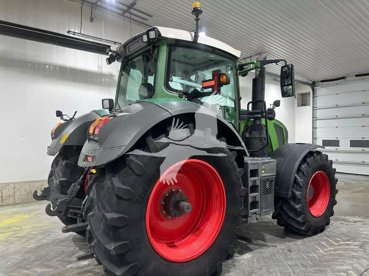 Gallery image 2 for Used 2018 Fendt 822 VARIO Tractor