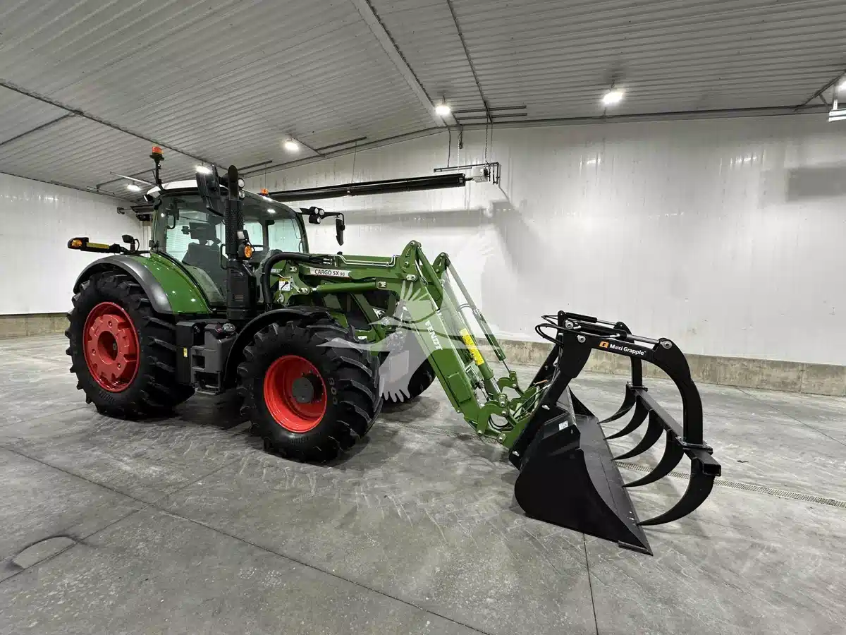 Gallery image 1 for Used 2022 Fendt 718 VARIO Tractor